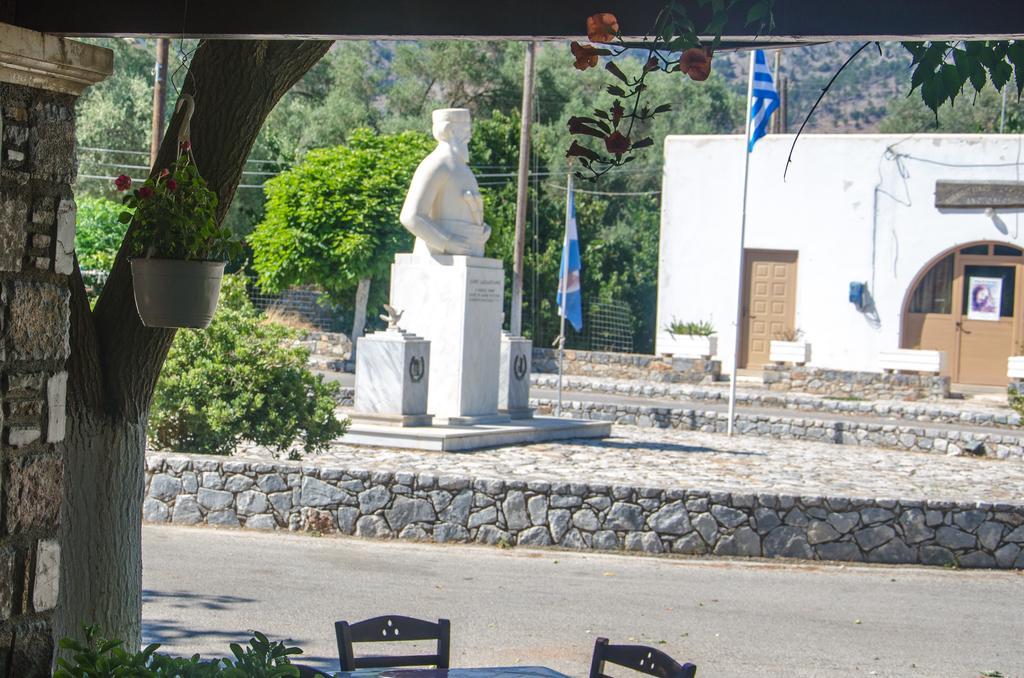 Platanos Rooms Sinoikismos Kambos Dış mekan fotoğraf