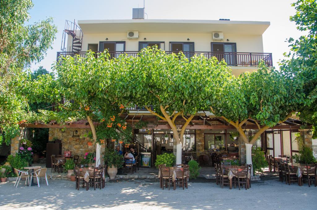 Platanos Rooms Sinoikismos Kambos Dış mekan fotoğraf