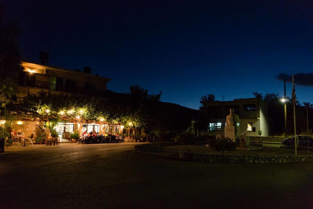 Platanos Rooms Sinoikismos Kambos Dış mekan fotoğraf